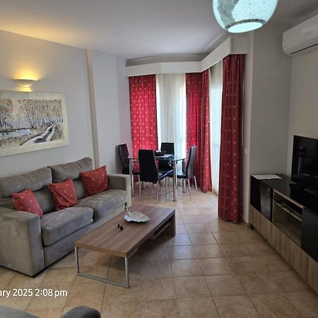 Benal Beach Apartments Малага Екстериор снимка