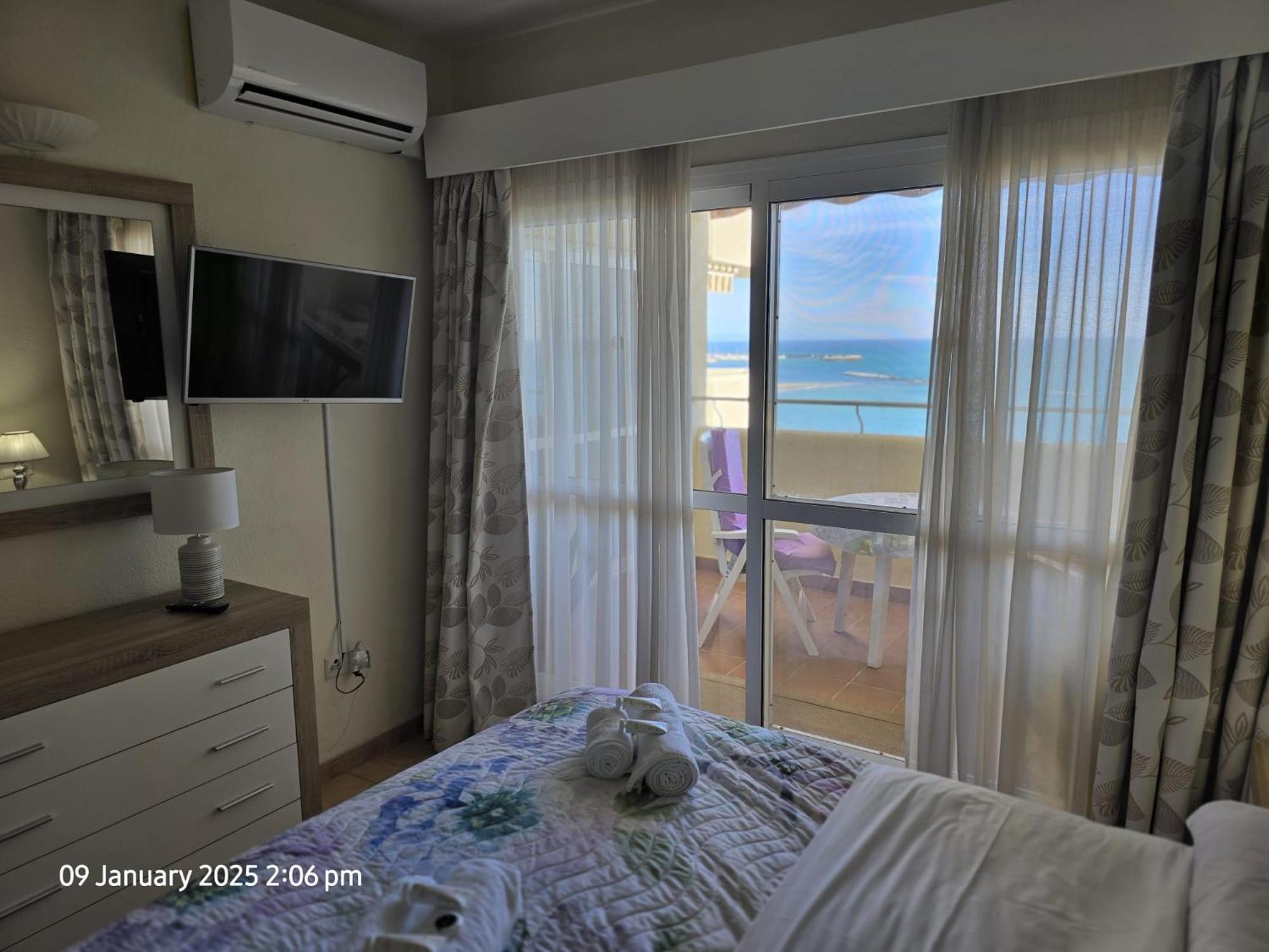 Benal Beach Apartments Малага Екстериор снимка
