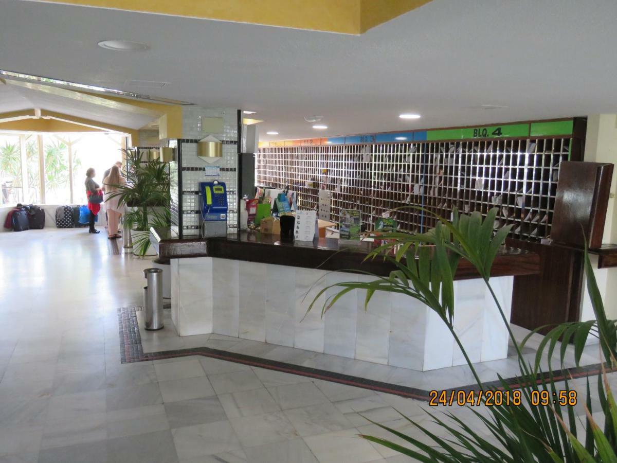 Benal Beach Apartments Малага Екстериор снимка