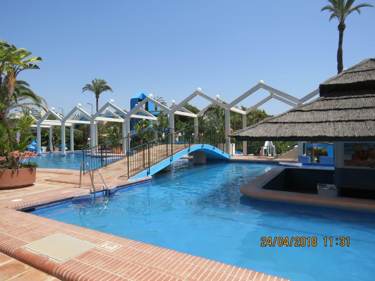Benal Beach Apartments Малага Екстериор снимка